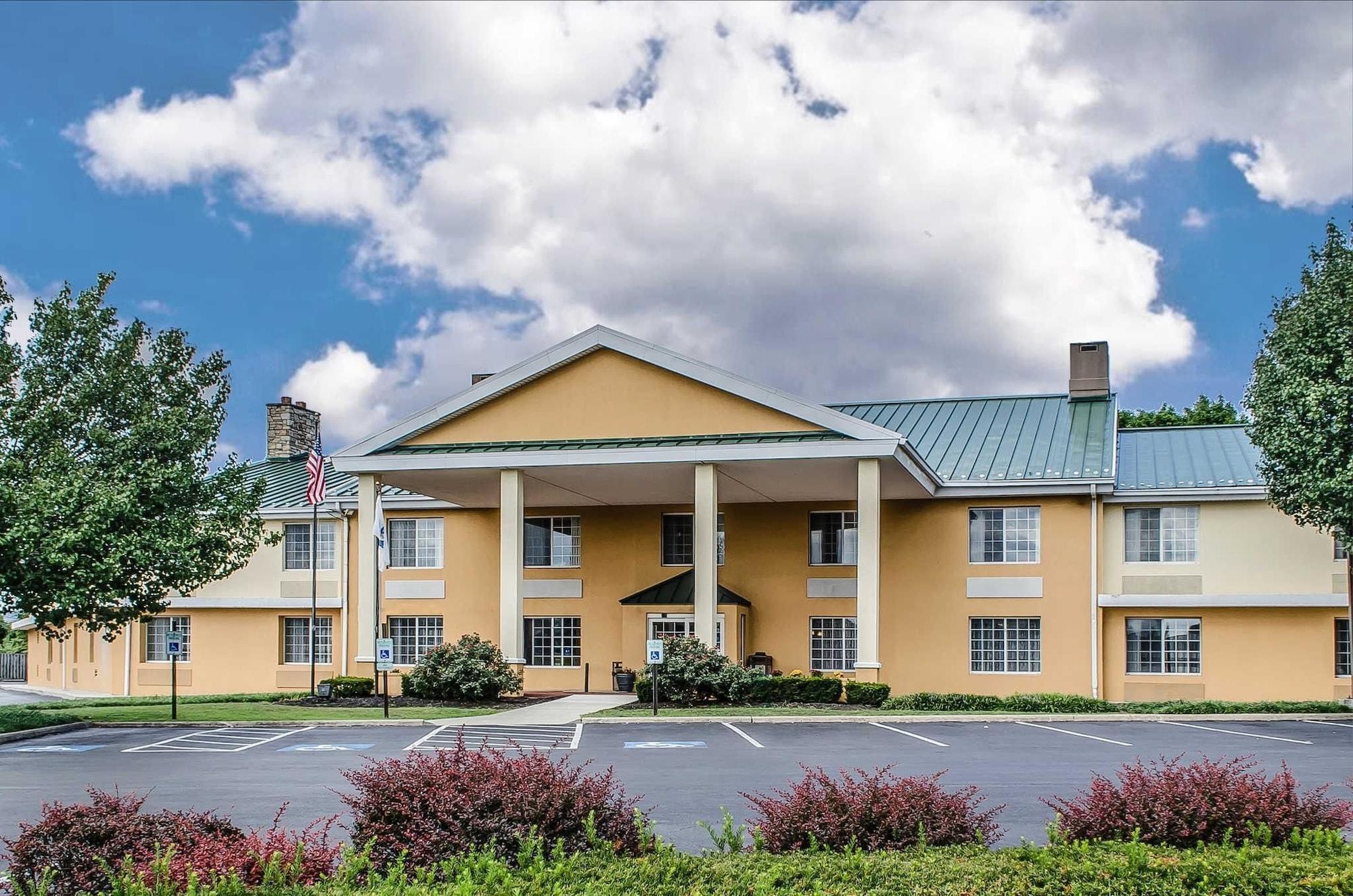 Baymont By Wyndham Harrisburg Hotel Exterior photo